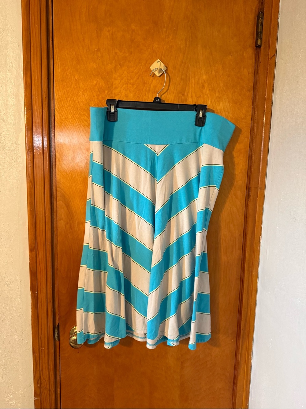 Old Navy Turquoise, Green, and Gray Chevron Skater Skirt